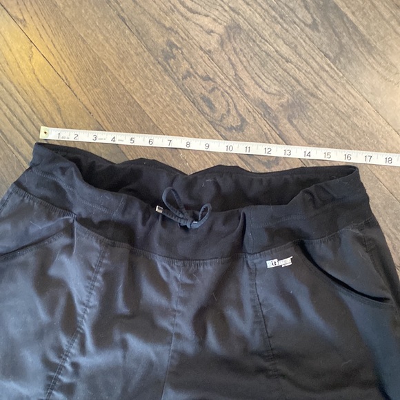Greys Anatomy Barco 2XL Black active Pants EUC - Picture 3 of 9